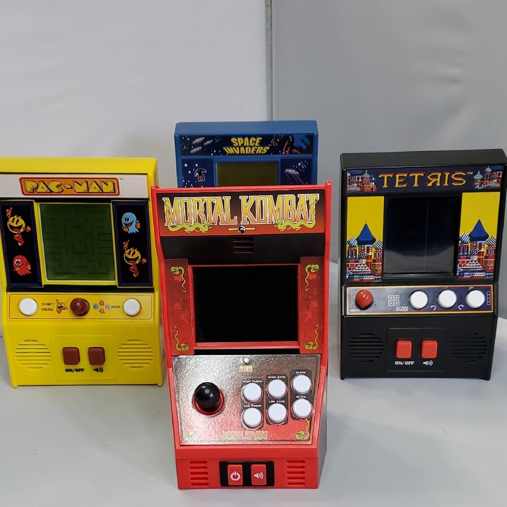 Arcade Classics Mini Console Set - Pac-Man, Mortal Kombat, Tetris
